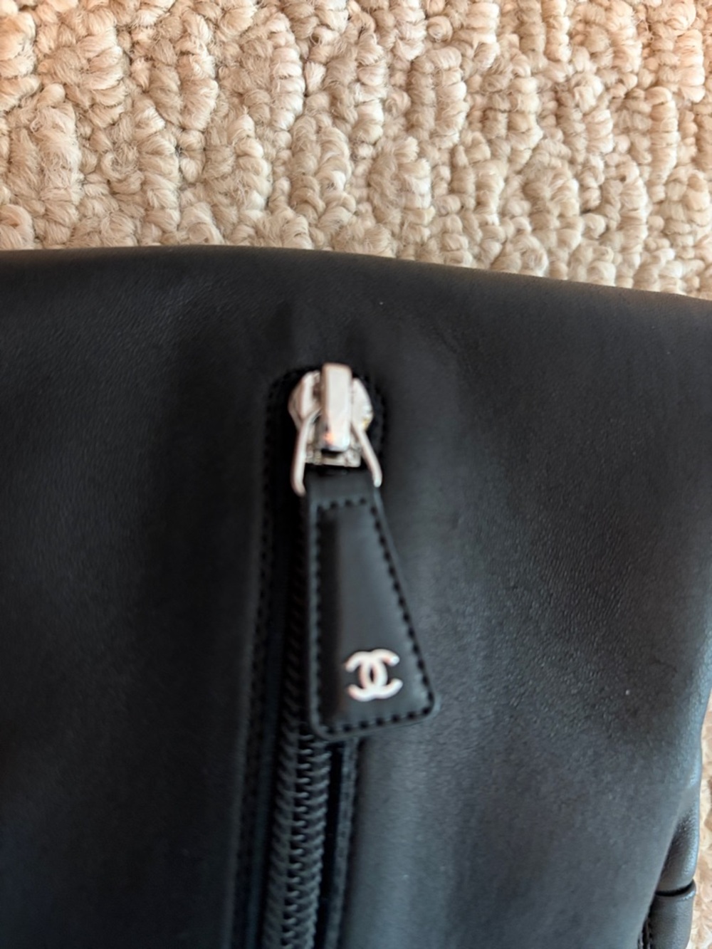 CHANEL Black Lambskin CC-Logo over the knee boots - Picture 3 of 5